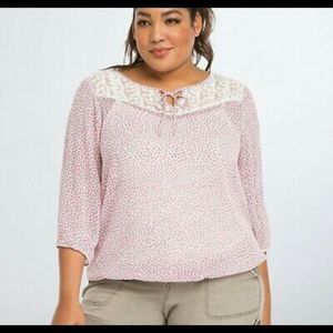 Torrid sheer chiffon embroidered lace top blouse 3/4 sleeve floral pink size 4